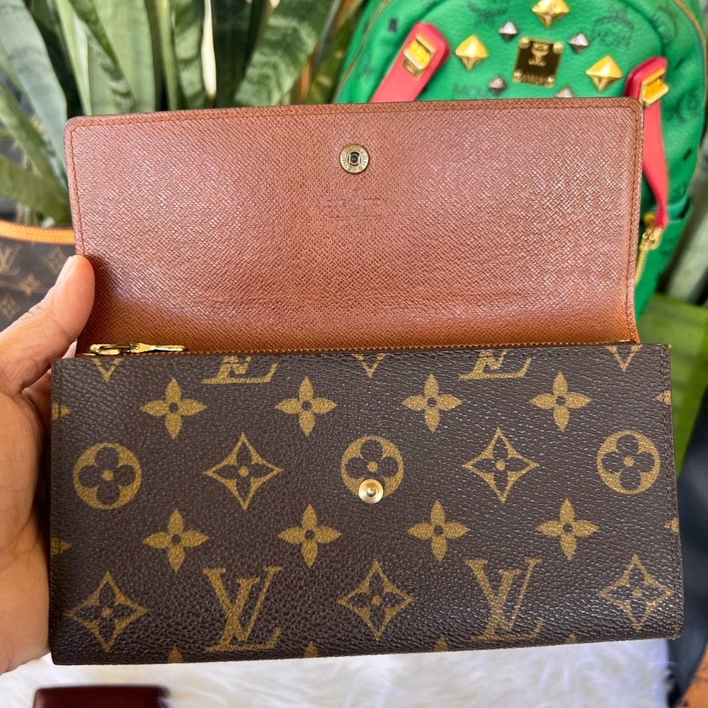 Louis Vuitton Dark Brown Monogram Clutch - Picture 2 of 9